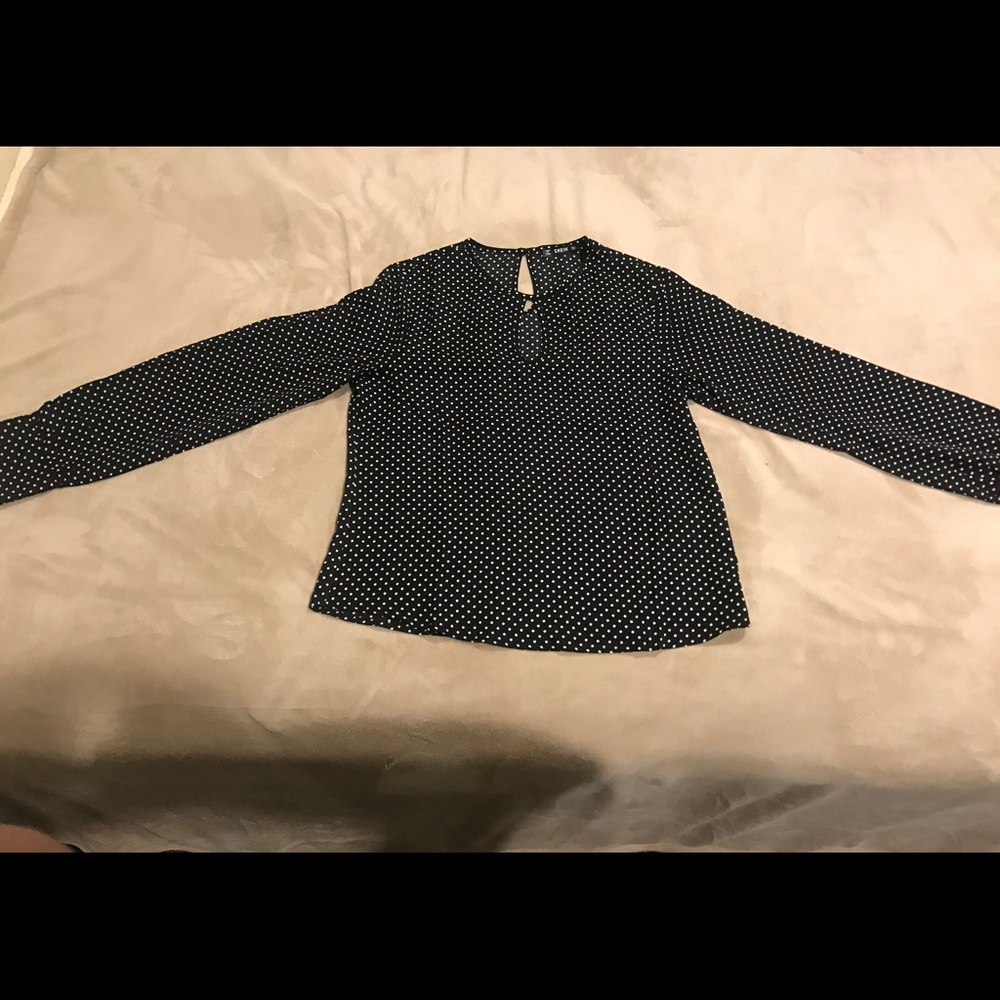 (SHEIN) NEW POLKADOT LONG SLEEVE BLOUSE.